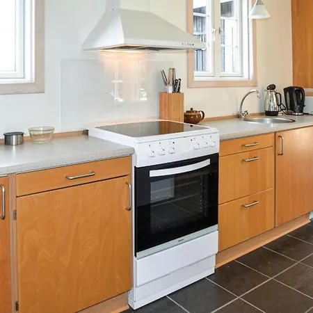 3 Bedroom Cozy In Hébergement de vacances *