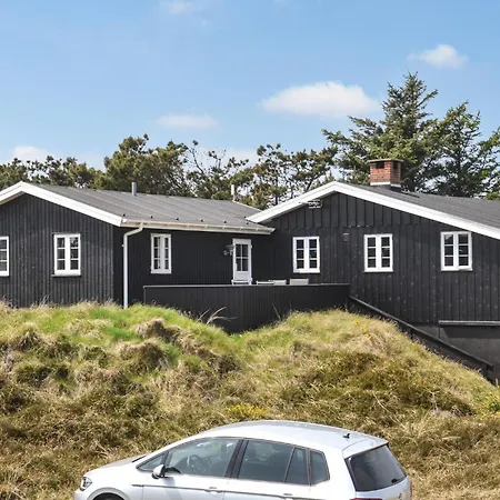 3 Bedroom Cozy In Hébergement de vacances *